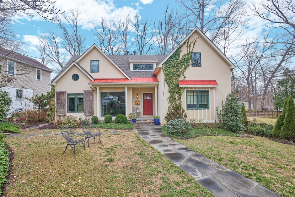 1310 Robinson Pl, Falls Church, VA 22046, Presented by Bethany Ellis